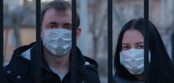 Россияне привыкли к коронавирусу: трафик на «вирусные» статьи упал на 600%
