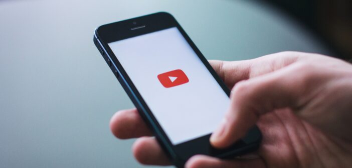 Youtube заставят выбирать по каким законам жить – России или США