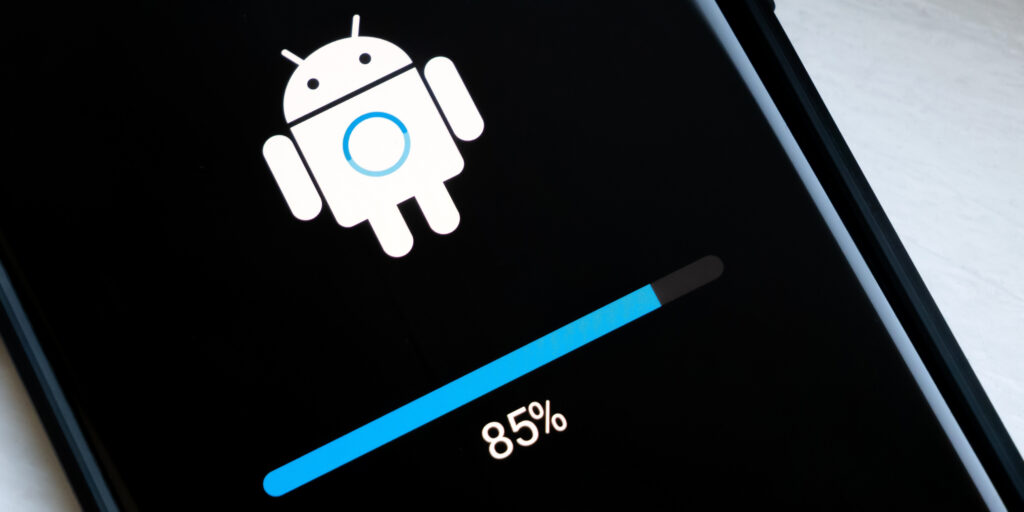 Новый вирус на Android ворует банковские карты Новый вирус на Android ворует банковские карты