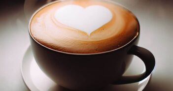 Новые исследования развенчивают мифы о вреде кофеина