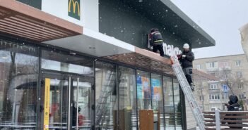 Макдоналдс в Беларуси стал называться "Мы открыты"