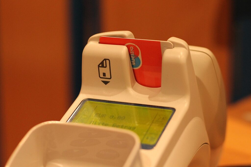 Ininal вслед за Oldubil: сервис может заблокировать платежи по своим картам