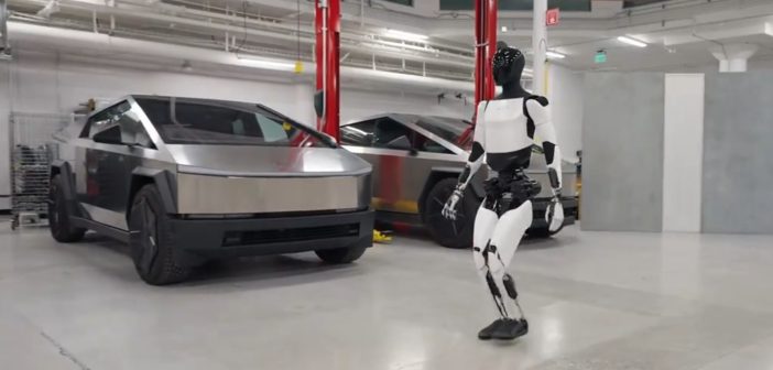 Илон Маск показал как его робот Optimus работает на швейной фабрике
