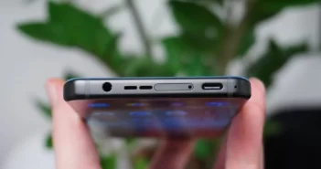 Asus Zenfone 11 Ultra стал единственным флагманским смартфоном 2024 года с разъемом для наушников