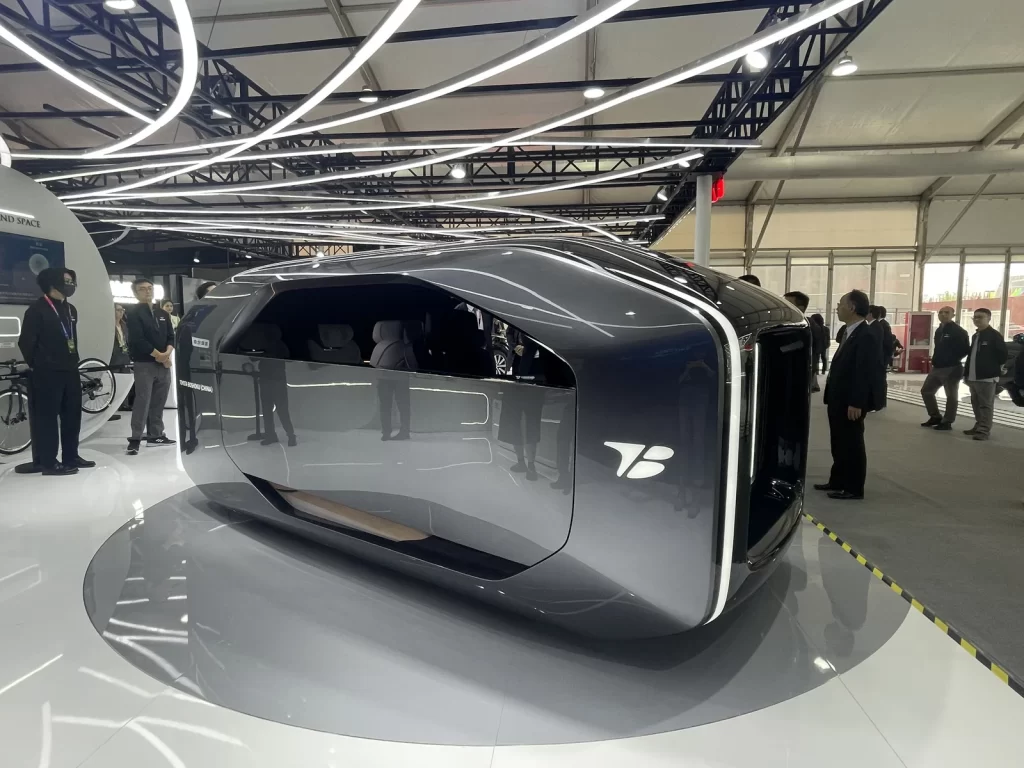 Toyota представляет «минивэн будущего»: футуристическую комнату на колесах без руля