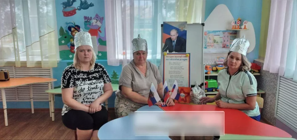 ultra-realistic, Teachers in Russian schools wear tinfoil hats because of NATO satellites.