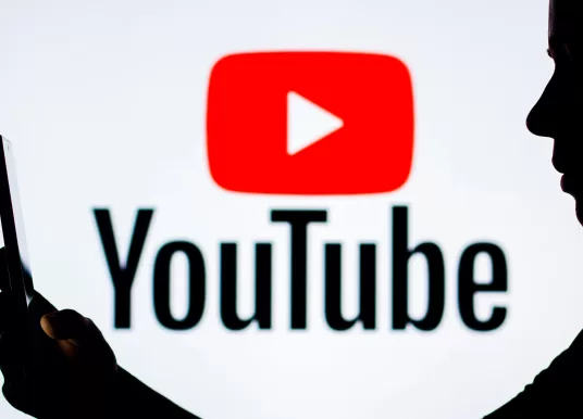 YouTube в России: операторы начали массово замедлять мобильный доступ на фоне заявлений властей