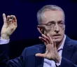 Акции рухнули на 58%: бывший CEO Intel начал поститься и молиться за спасение компании