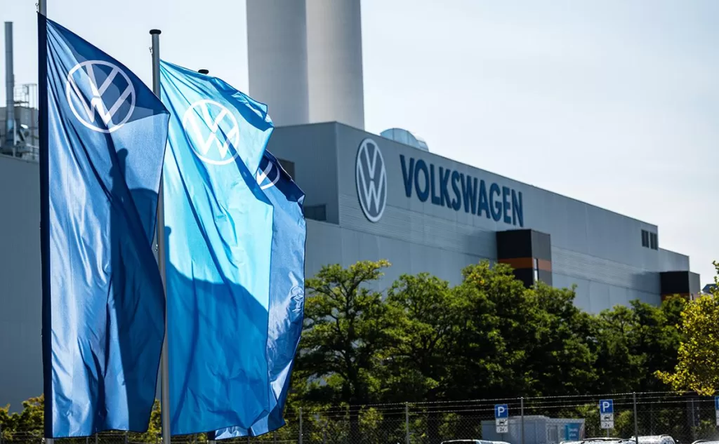 Рабочие освистали CEO Volkswagen: что стоит за крупнейшим конфликтом в истории компании