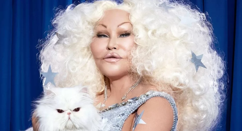 Джоселин Вильденштейн, женщина-кошка, пластическая хирургия, светская жизнь, некролог, Париж, Алек Вильденштейн, Ллойд Кляйн, светские новости, знаменитости