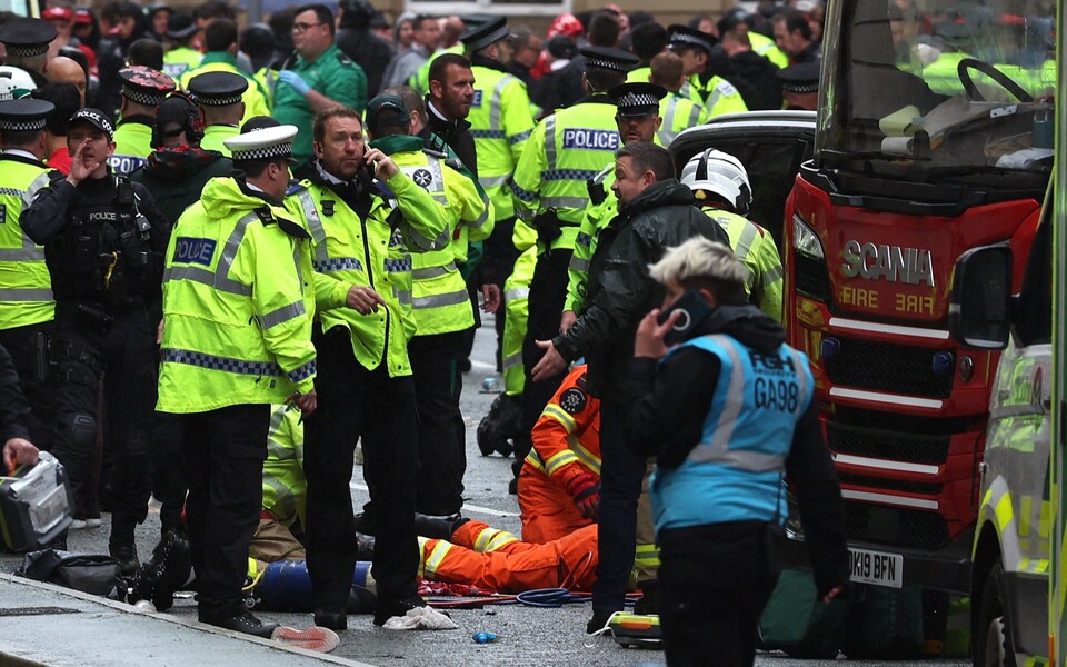 Минивэн врезался в толпу болельщиков Ливерпуля: пострадали 17 человек Минивэн врезался в толпу болельщиков Ливерпуля: пострадали 17 человек