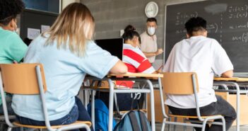 Летние каникулы сократят до 45 дней: родители рады, дети в шоке