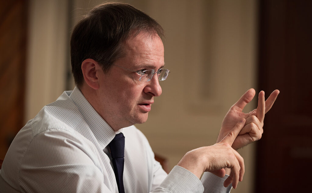 Мединский возглавил российскую делегацию на исторических переговорах с Украиной в Стамбуле