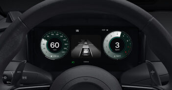 iPhone теперь может управлять авто, но придется купить самый дорогой Aston Martin