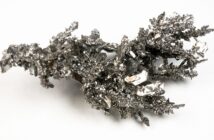 Samsung готовит самый тонкий складной смартфон в мире из титана