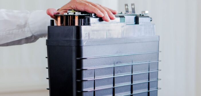 Батарея на 100 часов получила $405 млн инвестиций