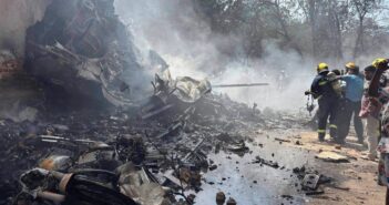 Выживший в крушении Boeing сидел в носу самолета, а не в хвосте