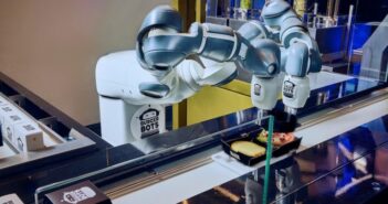 В Калифорнии открылся первый ресторан с роботами-поварами