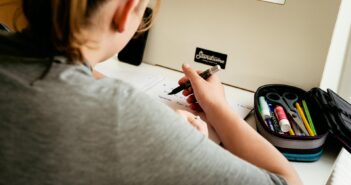 России могут отменить домашние задания из-за нейросетей