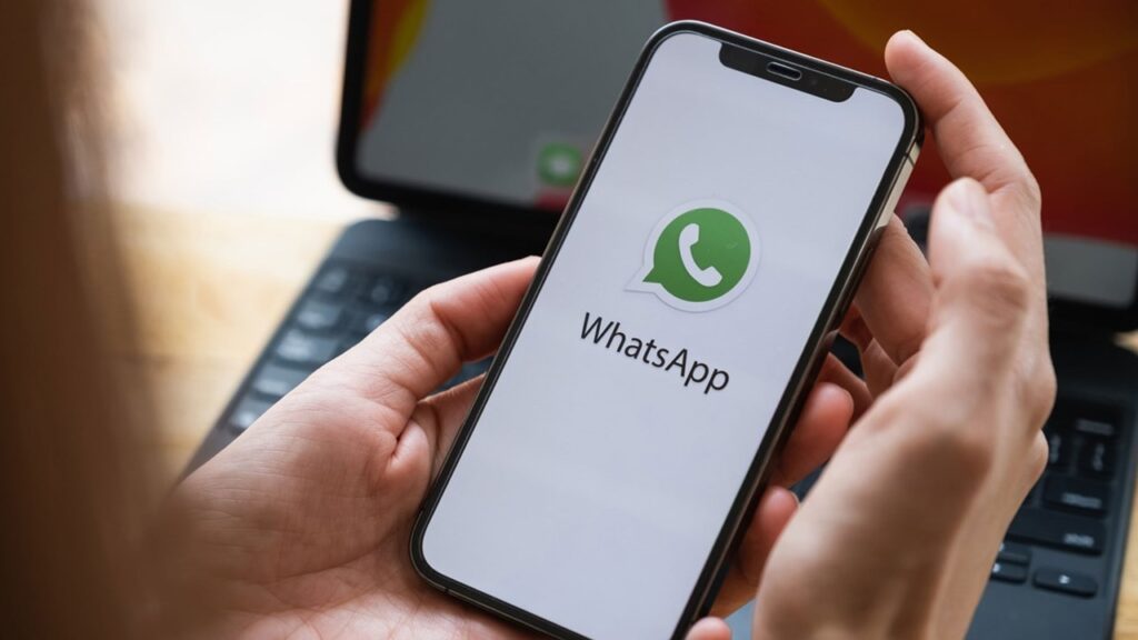 РКН опроверг слухи о блокировке WhatsApp на фоне поручения Путина