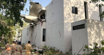 Пилот Air India отключил двигатели Boeing 787 после взлета