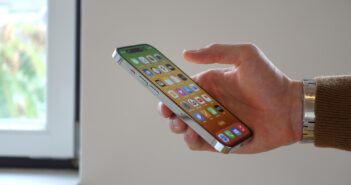 Молодежь массово переходит на iPhone несмотря на очевидные недостатки