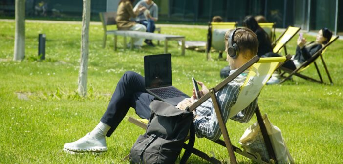 Хватит работать на дядю: полный гайд по заработку в рунете