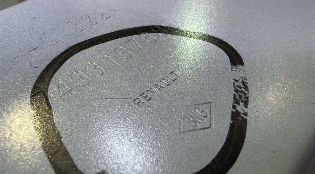 Новая Lada Iskra оказалась не совсем российской: в ней нашли детали от Renault