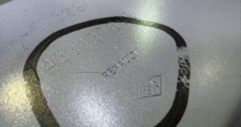 Новая Lada Iskra оказалась не совсем российской: в ней нашли детали от Renault