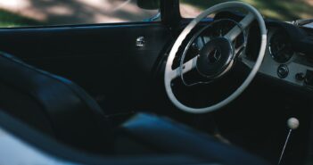 Google готовит замену Assistant на Gemini в Android Auto для Galaxy