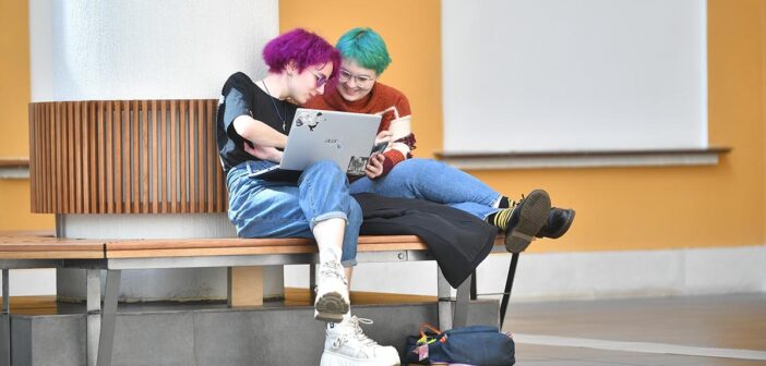 Самый желанный смартфон у зумеров в 2025 году — это iPhone 11