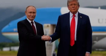 Google Gemini заработал в России без VPN на фоне исторической встречи Трампа и Путина