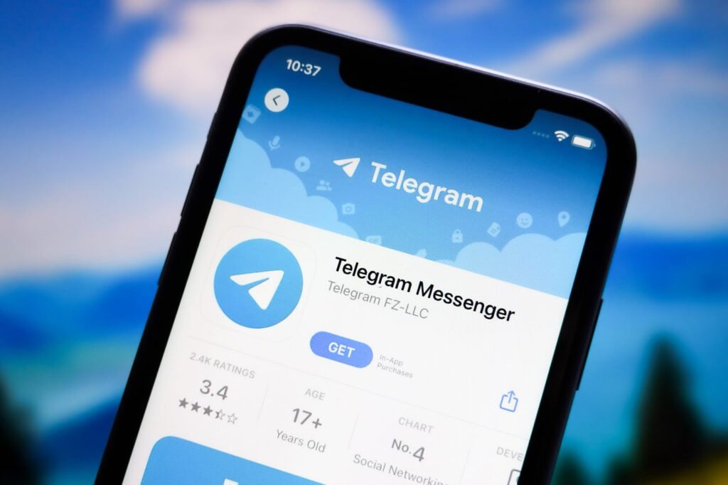 Роскомнадзор начал блокировать звонки в Telegram и WhatsApp — операторы подтверждают