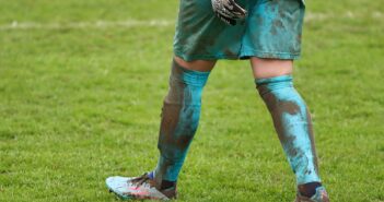 Скандал в матче «Локомотив» – «Акрон»: эксперт назвал пенальти «караулом»