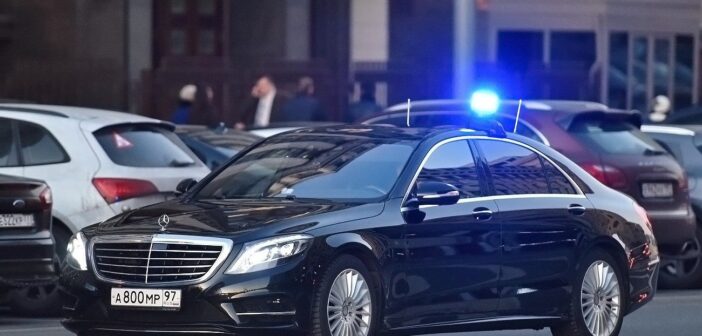 С 1 сентября в России штраф за непропуск авто с мигалкой вырастет до 10 тысяч рублей