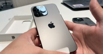 В России продавцы будут вскрывать новые iPhone до покупки, чтобы поставить RuStore и Max