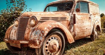 Россия вводит 30-летний лимит для автомобилей