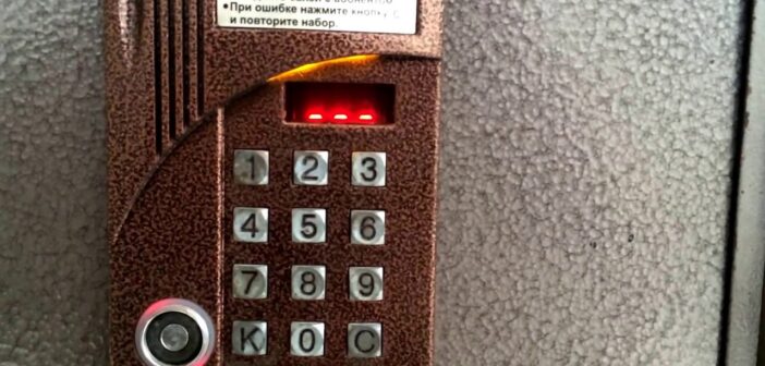 ChatGPT теперь открывает домофоны по фото