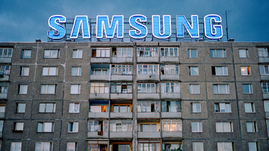 Samsung первым стал устанавливать мессенджер MAX на своих смартфонах Samsung первым стал устанавливать мессенджер MAX на своих смартфонах