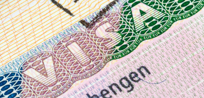 Европа введет запрет на шенгенские визы для россиян и белорусов