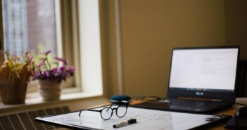 Школьники в России будут общаться только с проверенными контактами