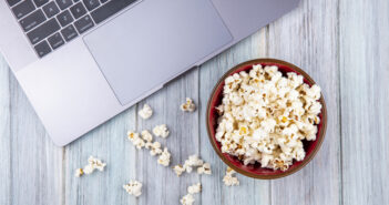 Приложения для просмотра фильмов: обзор популярных сервисов