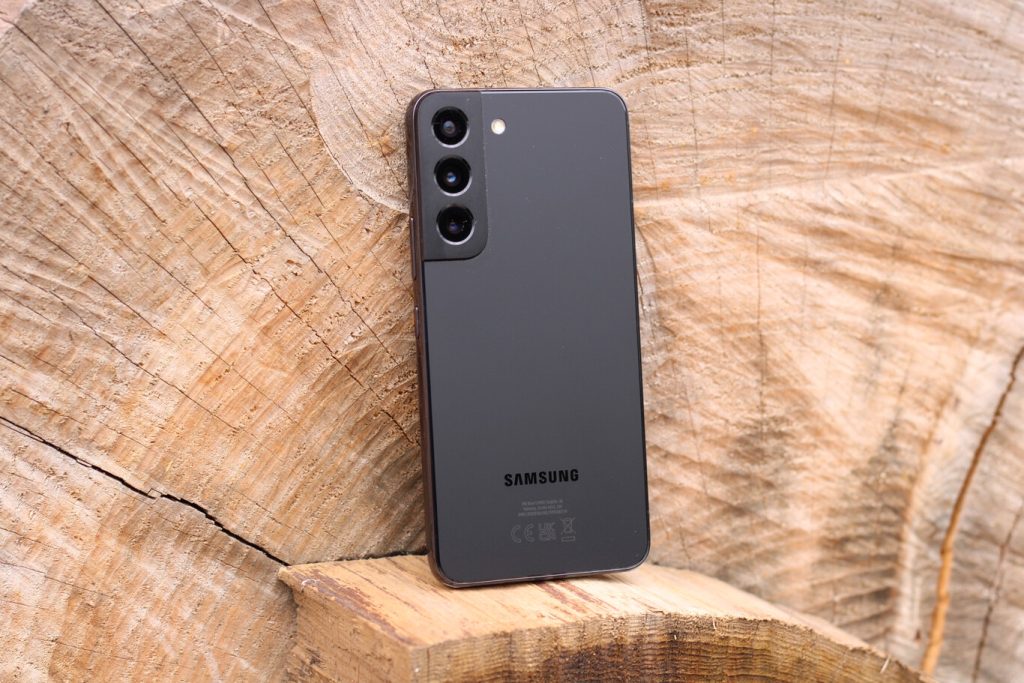 Galaxy S22 получил последнее обновление Android