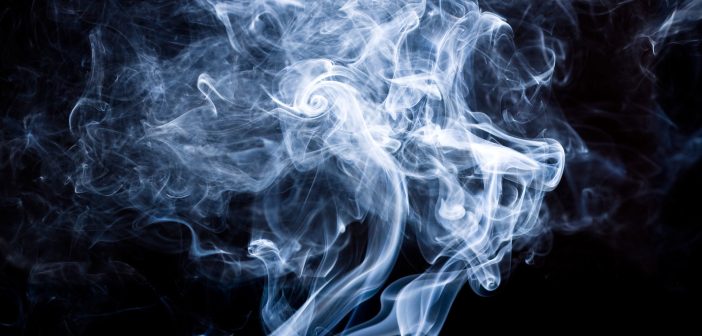 Россиян "обрадовали": вслед за вейпами могут запретить и IQOS