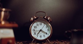 Проспать станет сложнее: Apple меняет будильник в iPhone