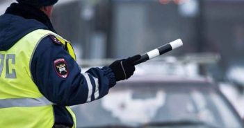 Полтора года без прав за снег на номере: водителей в России ждет новое наказание