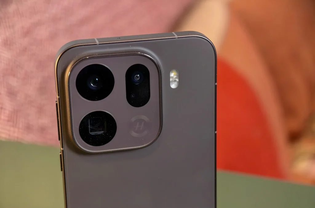 Oppo ломает правила: флагман Find X9 с камерой Hasselblad стоит как середняк