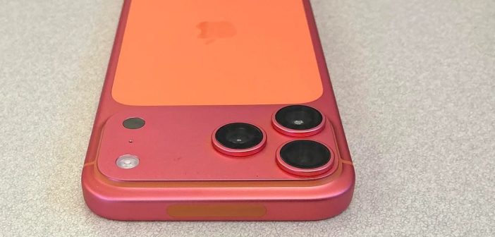 Новый iPhone 17 Pro Max выцветает на глазах: брак покрытия превращает оранжевый в розовый