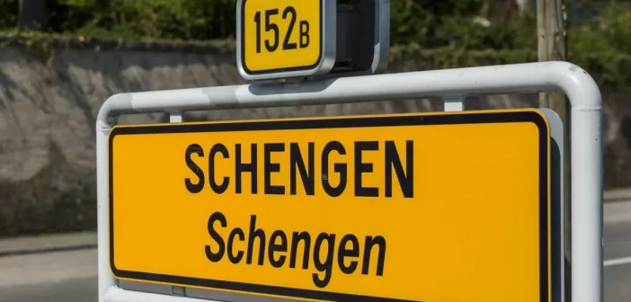 Шенгенская зона меняет правила: прощайте, штампы в паспорте