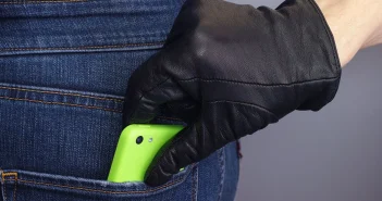 «Нам не нужен Samsung»: лондонские грабители начали возвращать жертвам украденные Android-смартфоны